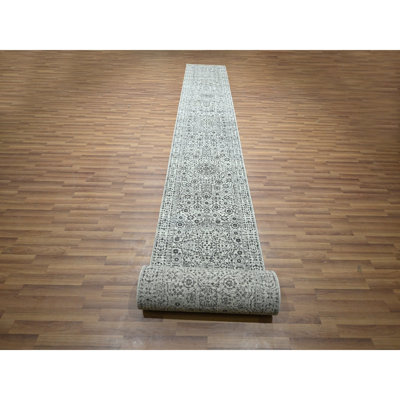 Tapis en porcelaine blanche 2 pi 8 po x 26 pi, conception mamelouke, influence pré-historique du 14e siècle, colorants naturels, noué à la main, pure laine, tapis XL