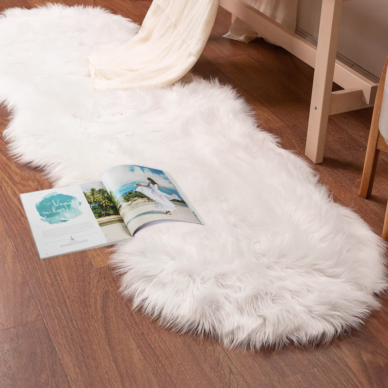 Vannak Indoor Rug, Novelty 2' x 6'