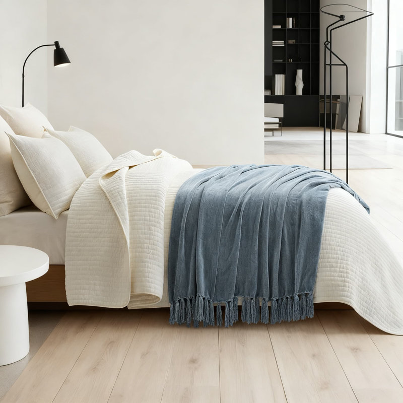 Jeté en chenille de luxe pour canapé et lit, conception en tricot doux et moelleux avec pampilles décoratives, couverture légère toutes saisons pour la décoration intérieure