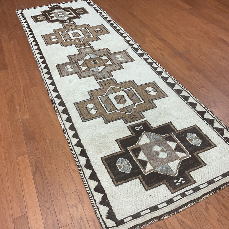 Tapis de couloir en laine Oushak fait à la main Bungalow Rose