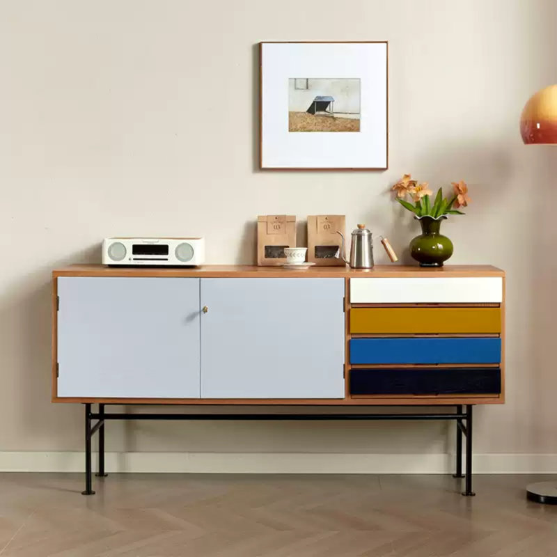 Buffet multifonctionnel de style rétro
