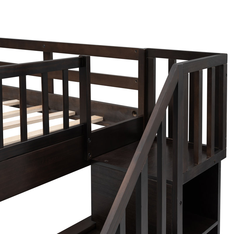 Lits superposés en bois encombrants avec solution de rangement moderne