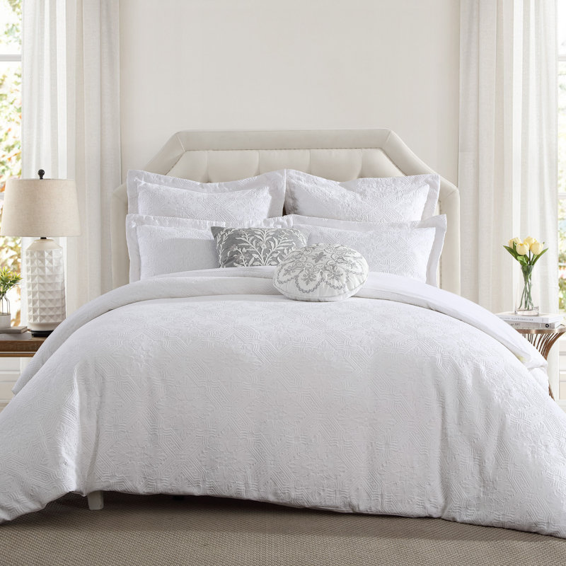 Matelasse Bright White Full/Queen Comforter Set