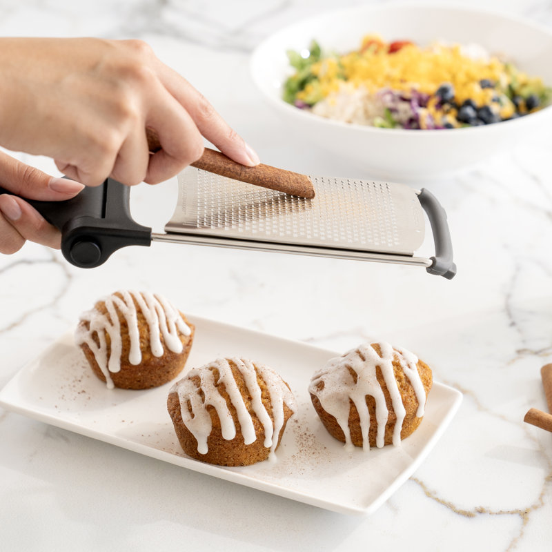 Cuisipro Folding Grater, Large 4mm Coarse Blade, Stainless Steel, Surface Glide Technology, Non-Slip, Perfect for Spices, Citrus Fruits and Hard Cheese