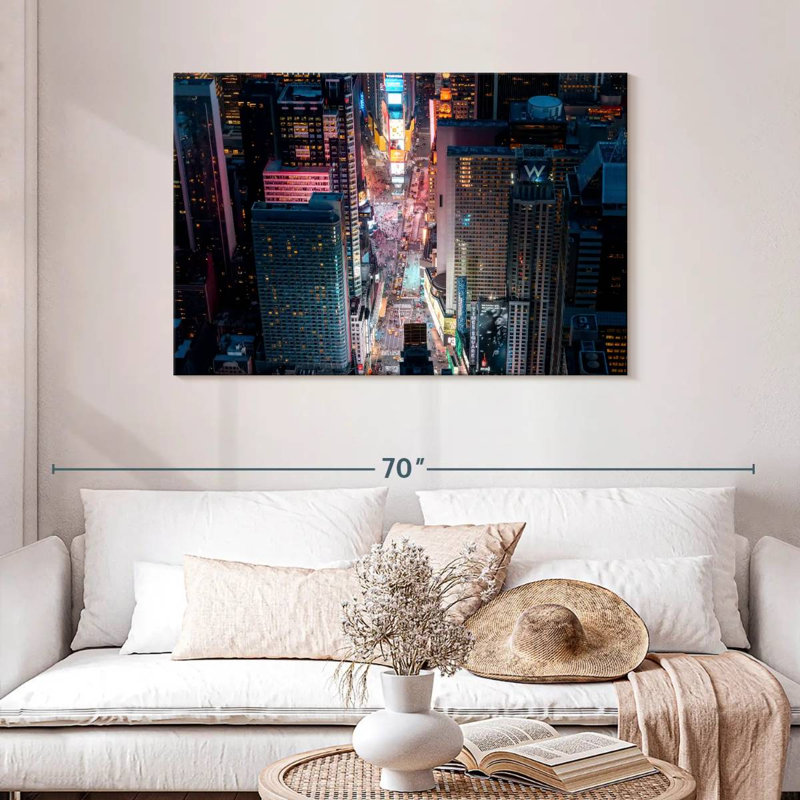 Kavia Times Square After Dark, H 30 po x l 45 po