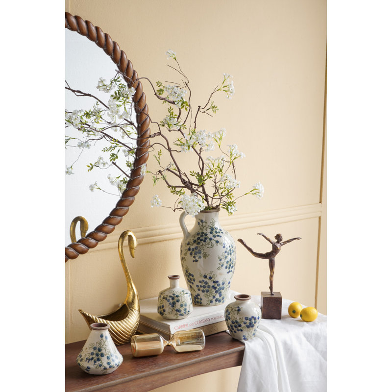 S / 3 vases en céramique blancs à motif de bleuets