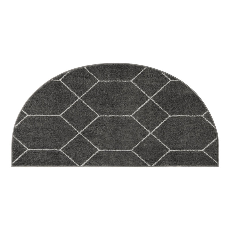 Tapis gris foncé Debrodie, Gris foncé, Demi-cercle 3 pi 1 po x 6 pi 1 po