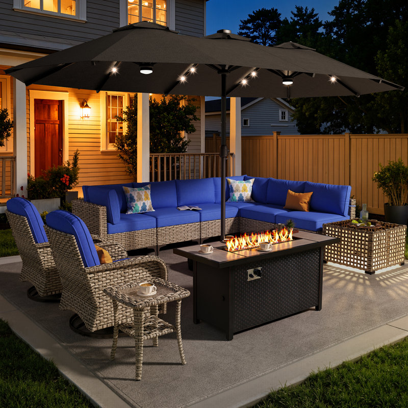 Ensemble de 12 meubles de patio extérieur avec table de foyer 54 po, table basse à lumière solaire et parasol double face 14,5 pi avec base, siège en osier PE pour 8
