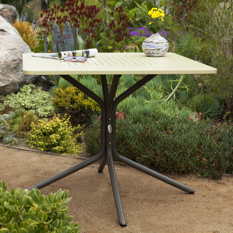 Fling Outdoor 3 - Piece Bistro Set, 27" L x 27" W