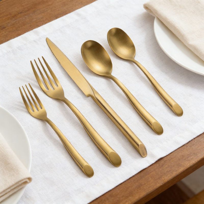 Ensemble de couverts 20 pièces en acier inoxydable, service de couverts en argent poli miroir pour 4, ensemble de couverts allant au lave-vaisselle avec fourchettes de table, couteaux, cuillères