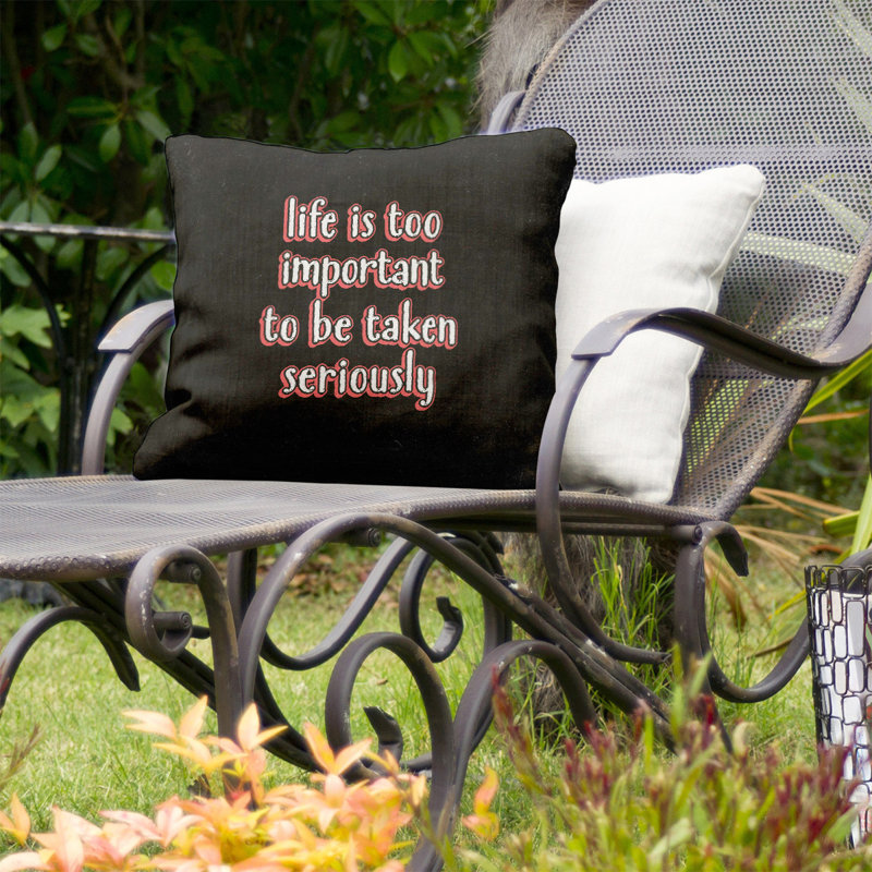 Coussin intérieur/extérieur life and levity, 18 po x 18 po, Rouge