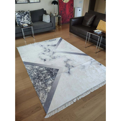 Maryemma Performance Washable Indoor / Outdoor Rug