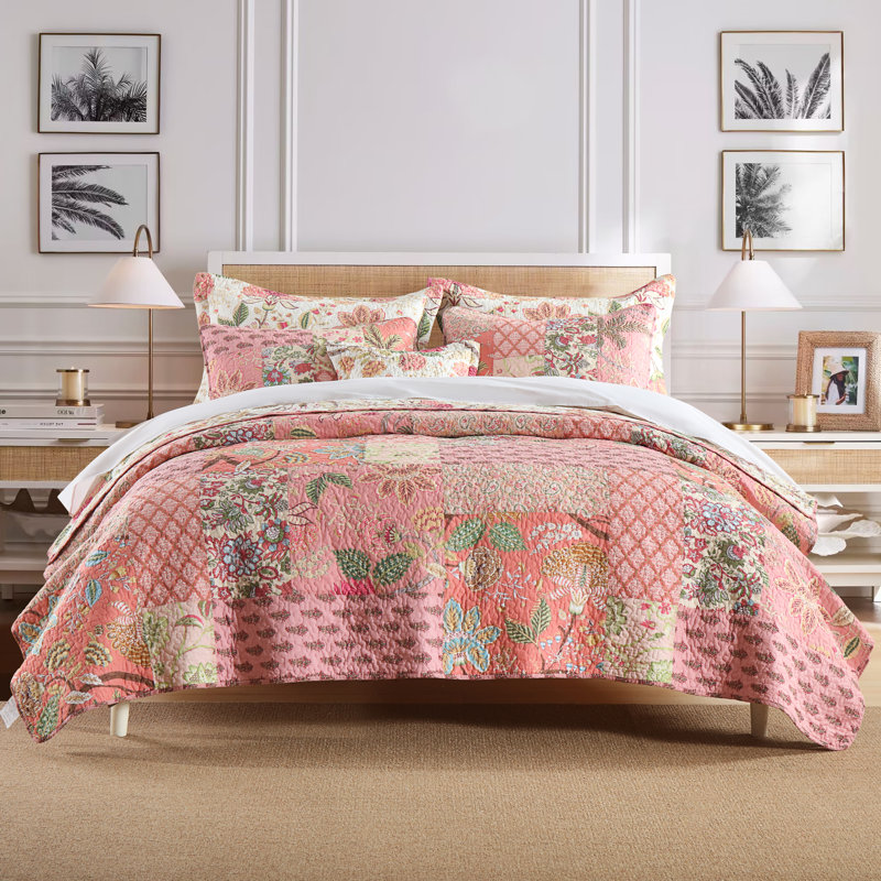HoneiLife Queen Size 3-Piece 100% Cotton Patchwork Bedding Set, Classic American Handmade Quilt with Matching Pillow Shams，Pink