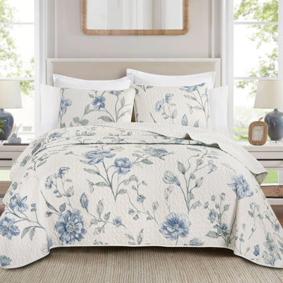 Blue Vine Botanical Quilt Set with Shams