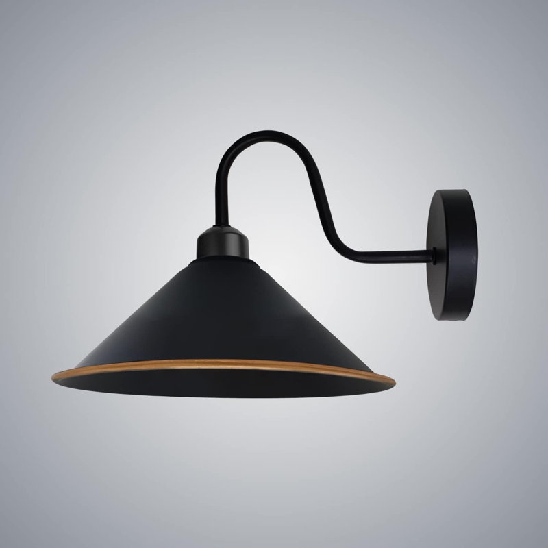 Armed Sconce, Black Gold Line