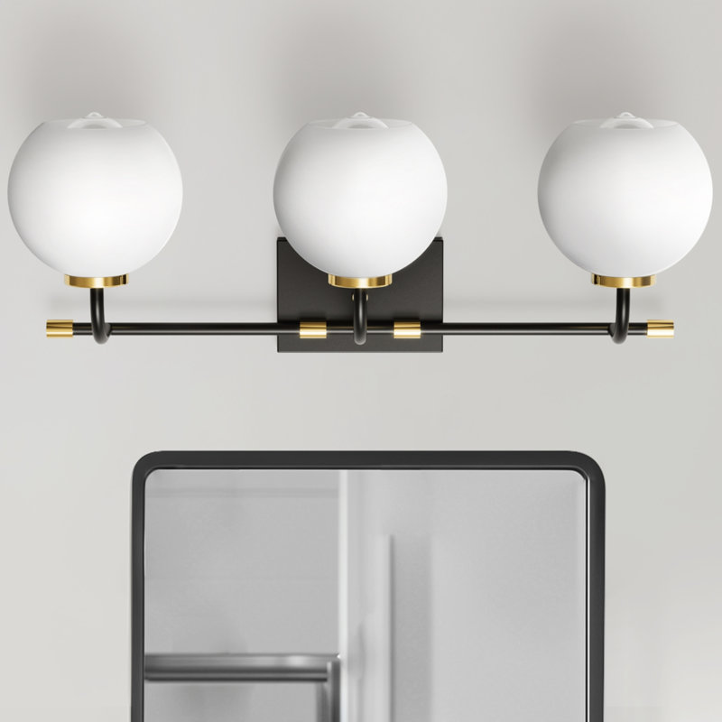 Luminaire de salle de bain moderne à 3 lumières avec abat-jour en verre givré Cantara