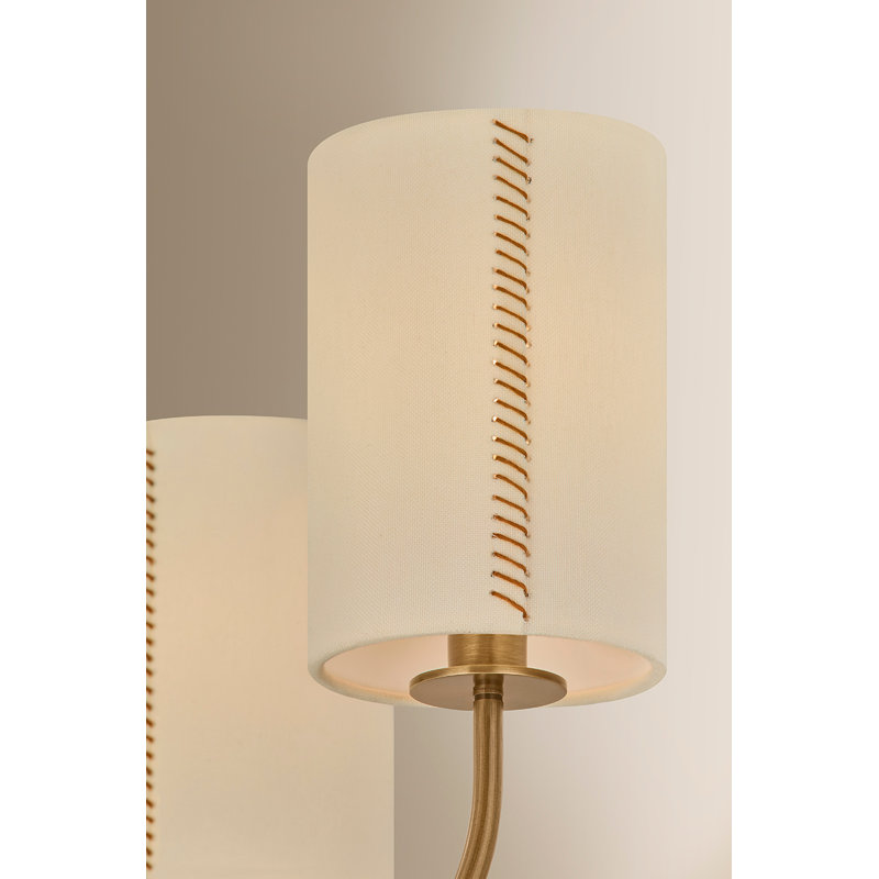 Teddy Chandelier, 30