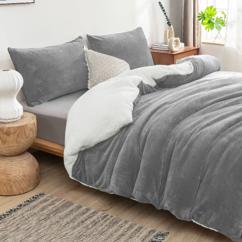 Joyan Extra Soft Sherpa Fleece Dual Sided Blanket, Silver, Super King