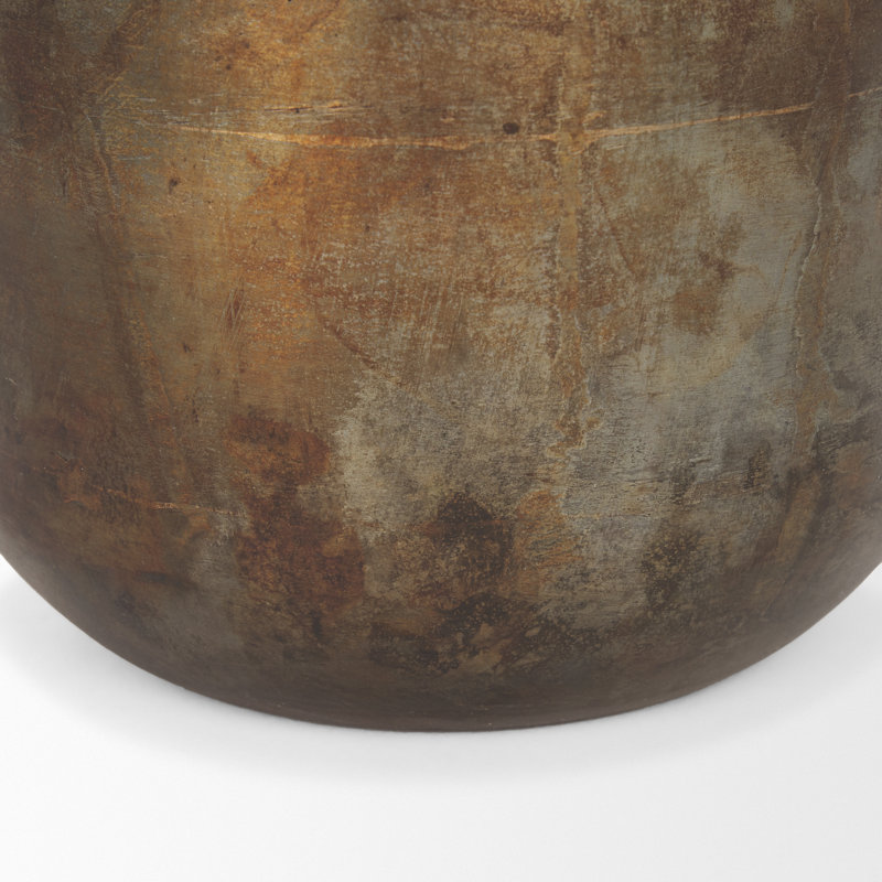 Vase en métal doré oxydé Lariah, H 7 po x l 7 po x P 1,98 po