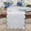 Chemin de table rayé bleu marine en coton festonné l 16 po x L 72 po