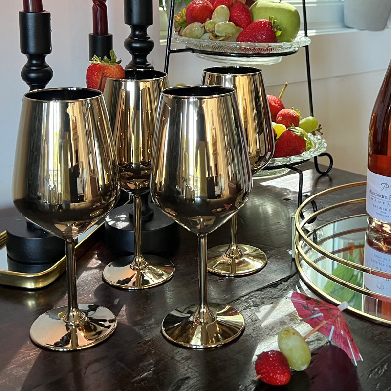 Ensemble de 4 verres à vin à longues tiges dorées