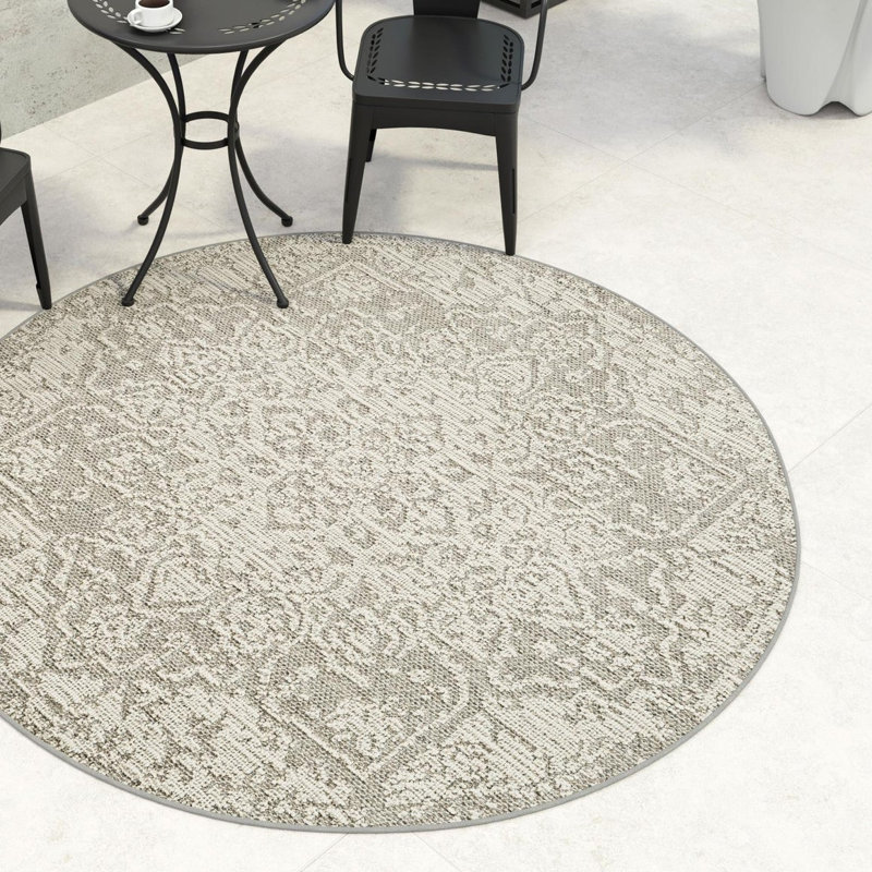 Indoor/Outdoor Traditional Area Rug, Round 5'3"