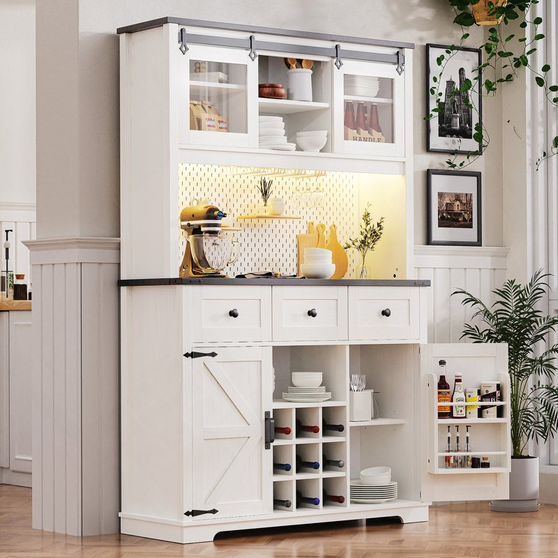 Garde-manger avec tablettes, portes et tiroirs