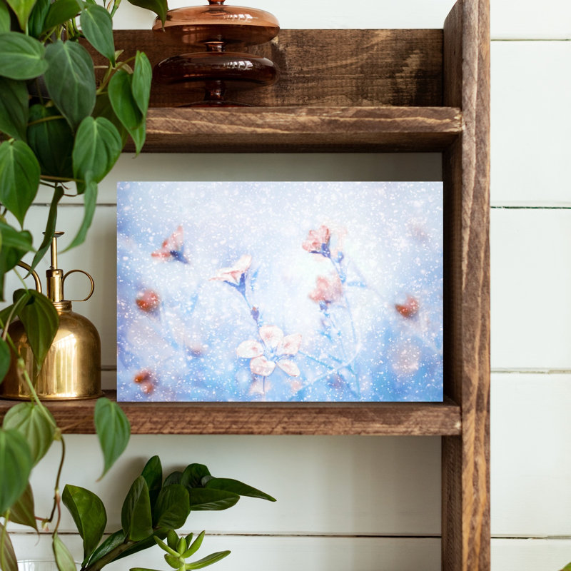 «Dreamy Winter Flowers», impression délicate de nature éthérée et hivernale, 12" H x 18" W
