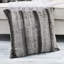Housses de coussin en fausse fourrure-126135134-126135141