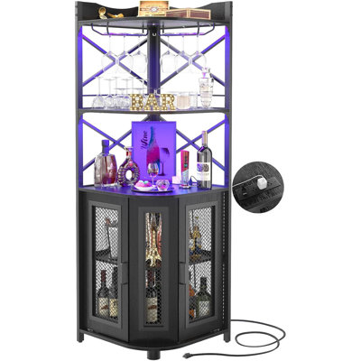 Bar d'angle avec prise de courant, armoire à vin industrielle avec bande de DEL et porte-verre