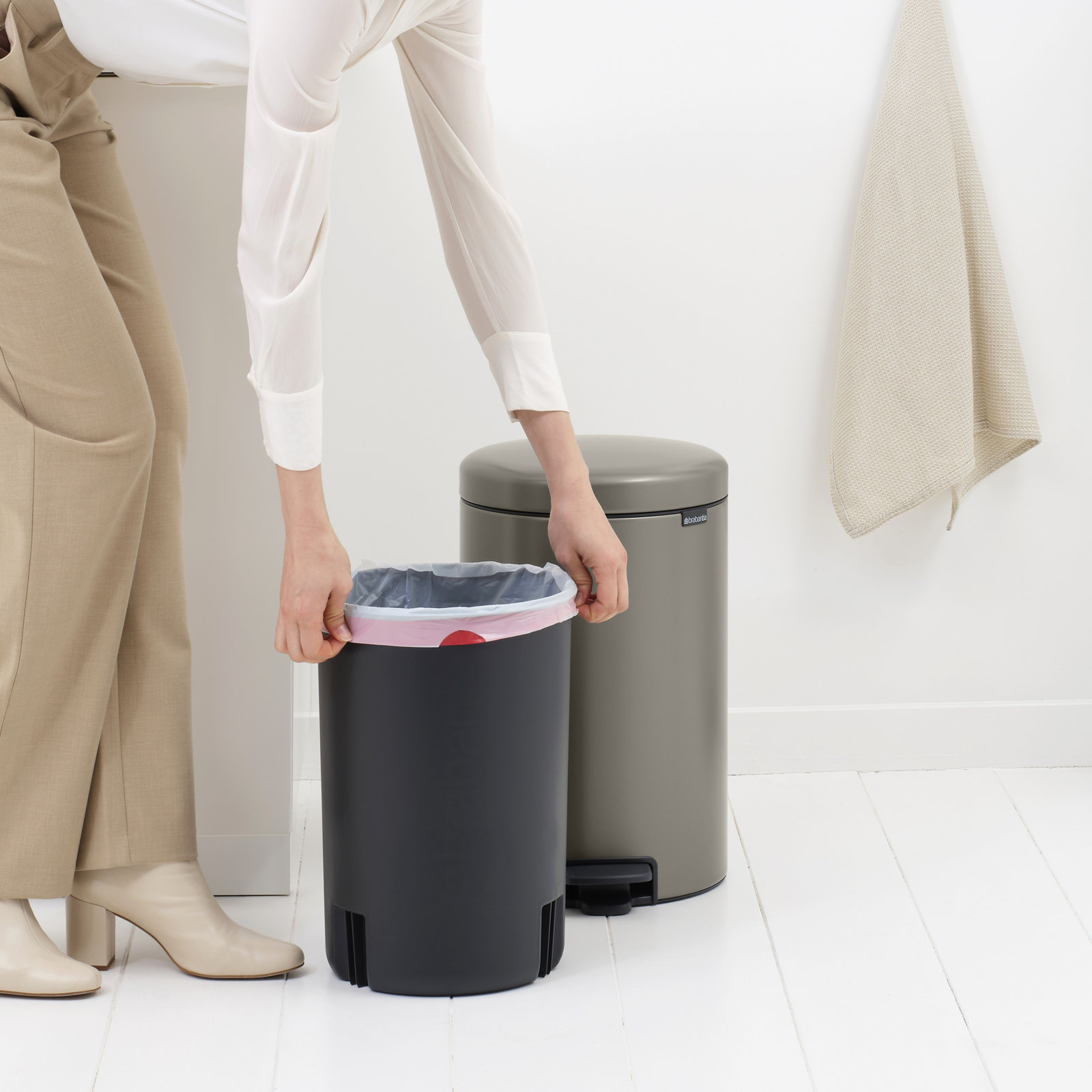 Brabantia Newicon 5.3gal Step-On Can, Platinum