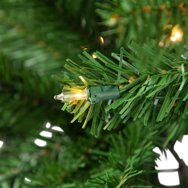 Arbre de Noël artificiel épinette pré-éclairé pré-éclairé 7 pi - lumières claires