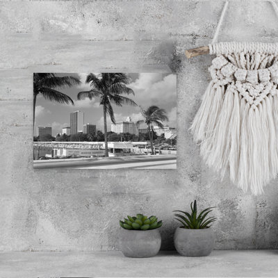 Paysage des années 1970, bateau au pilier, lumière du jour, palmiers, Miami, Floride, États-Unis, rétro, rétro, palmier, art urbain tropical
