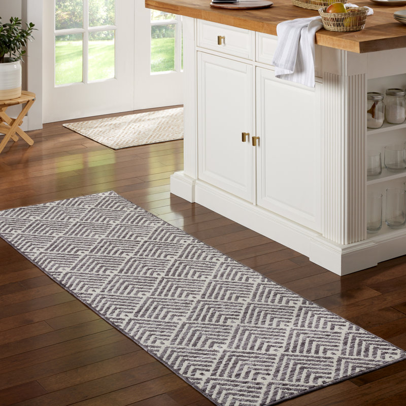 TOWN & COUNTRY EVERYDAY Walker Modern Stripe Everwash Non-Slip Backing Kitchen Mat, Gray, Runner 2' x 6'