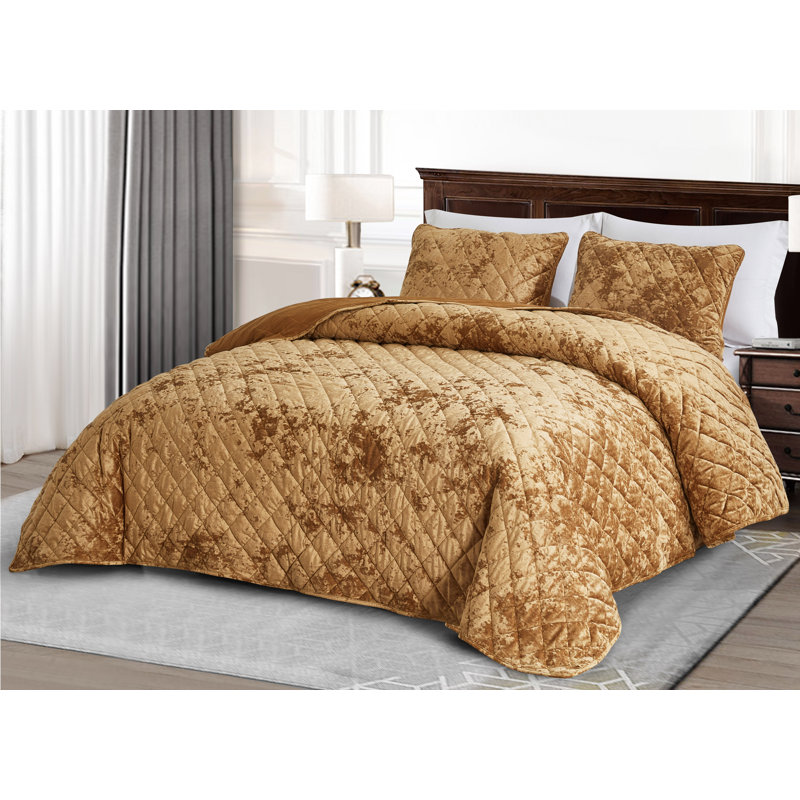 Diamond Stitch Reversible Plush Distressed Velvet Quilt Set, Oversized King Quilt + 2 King Shams, Caramel Gold