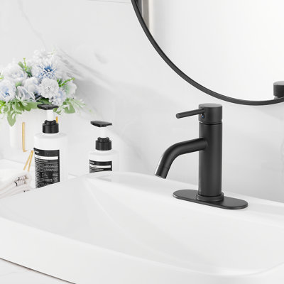 Single-handle Bathroom Faucet with Drain Assembly