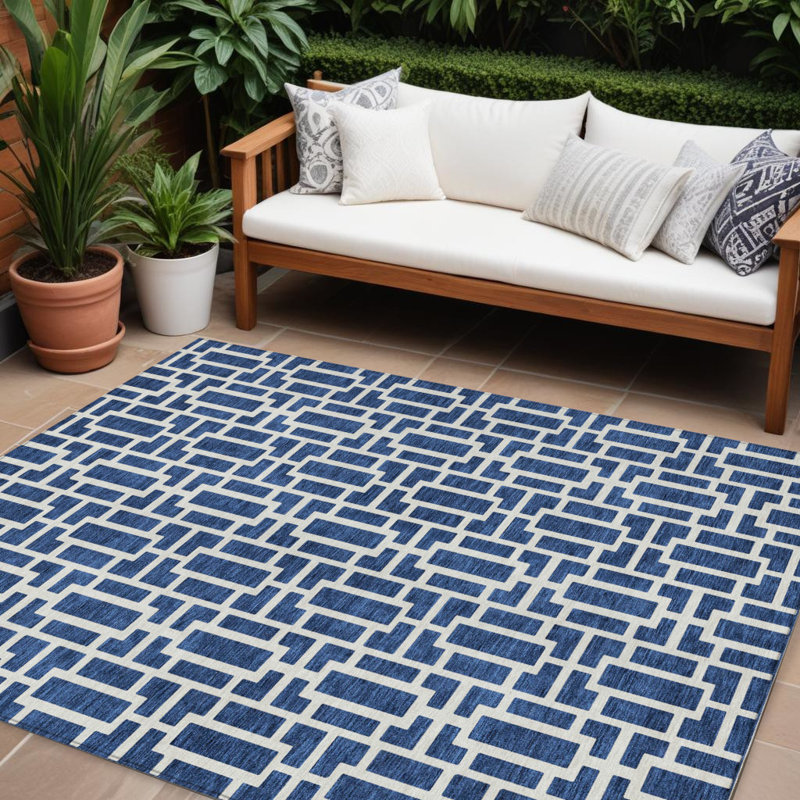 Tapis intérieur / extérieur géométrique lavable 9 pi x 12 pi bleu marine et ivoire
