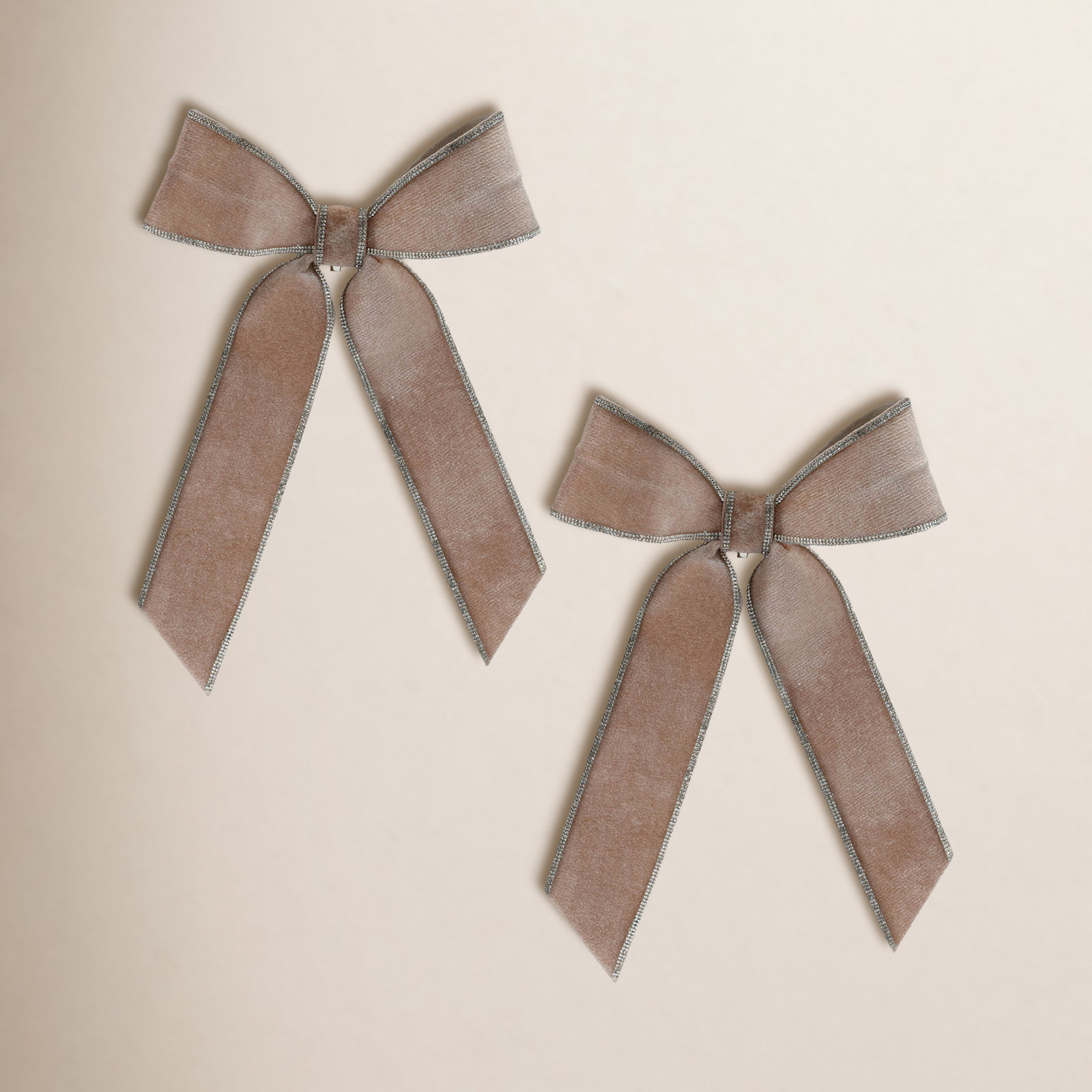 Bow, 2.5'' H x 13'' W x 9.5'' D, Beige;Gray