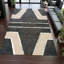Tapis gris foncé foncé à motif géométrique moelleux, tapis de salon moderne