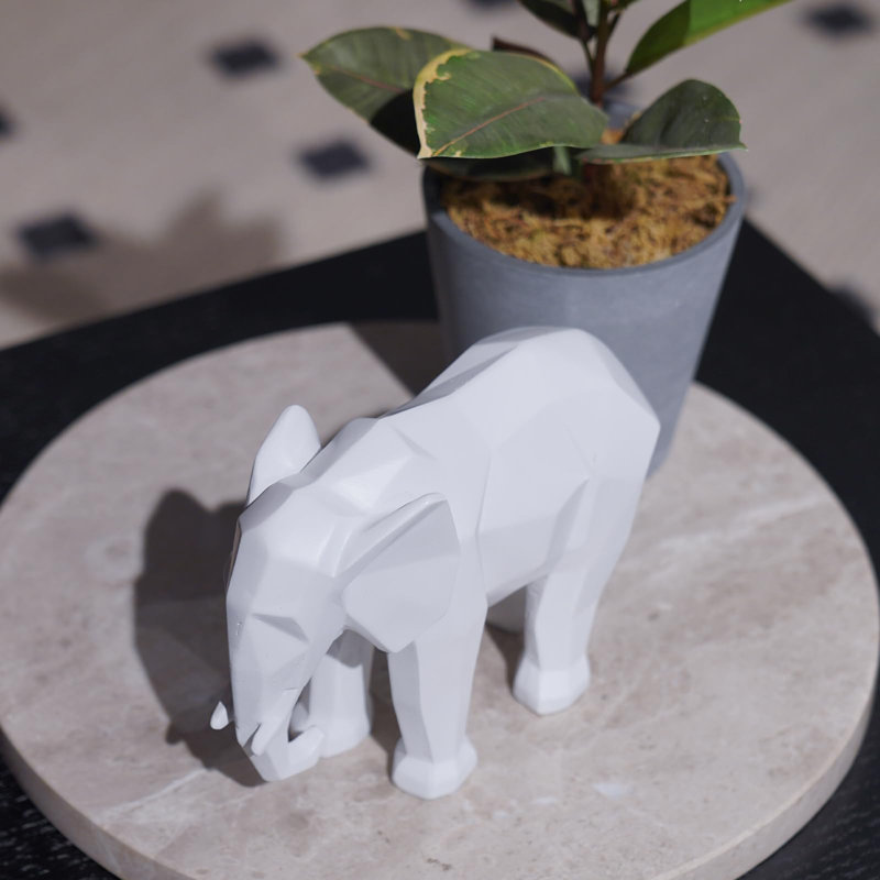 Figurines et sculptures d'animaux faites à la main
