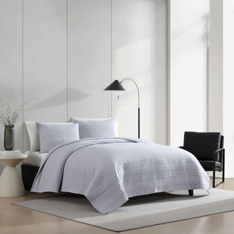 Vera Wang Seersucker Stripe Blue Quilt Set, King