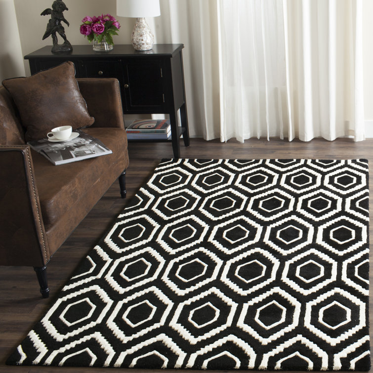 Huntress Geometric Wool Hand Woven Area Rug