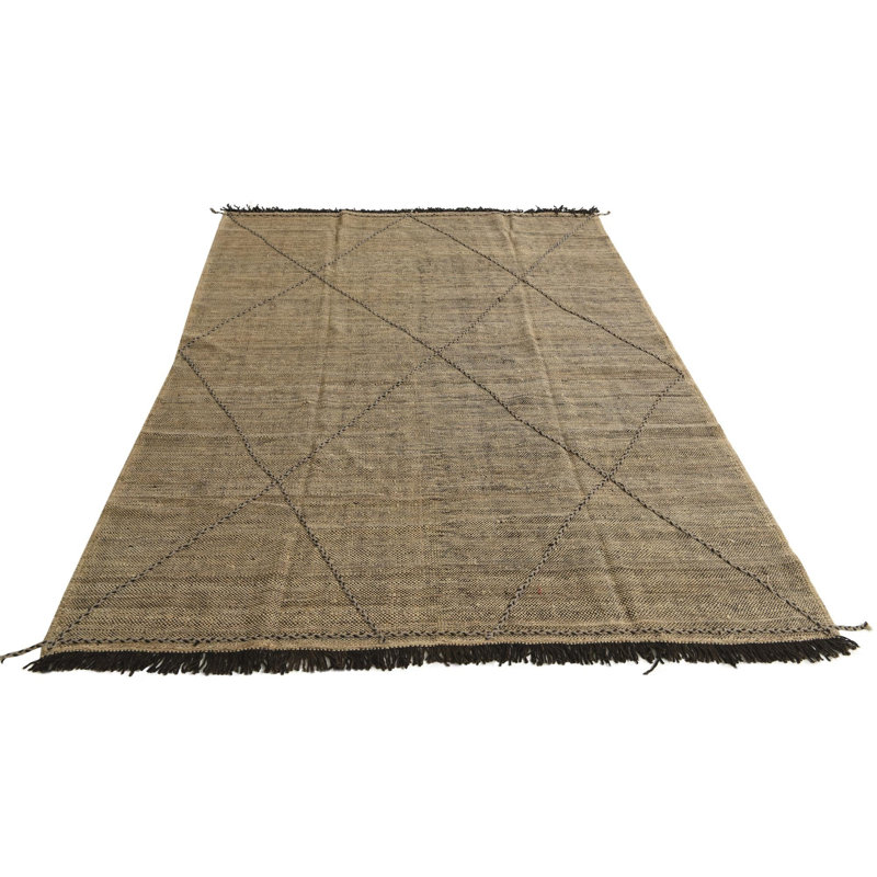 Tapis brun clair 7 x 7 po