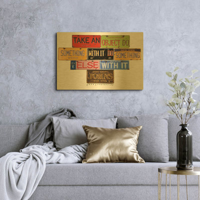 «Johns Objet» par Gregory Constantine, art mural en métal doré, 36 po x 24 po