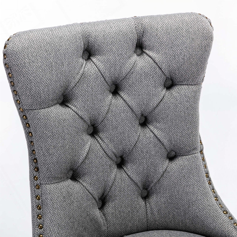 Chaise de salle à manger cloutée avec pieds en bois, Gris