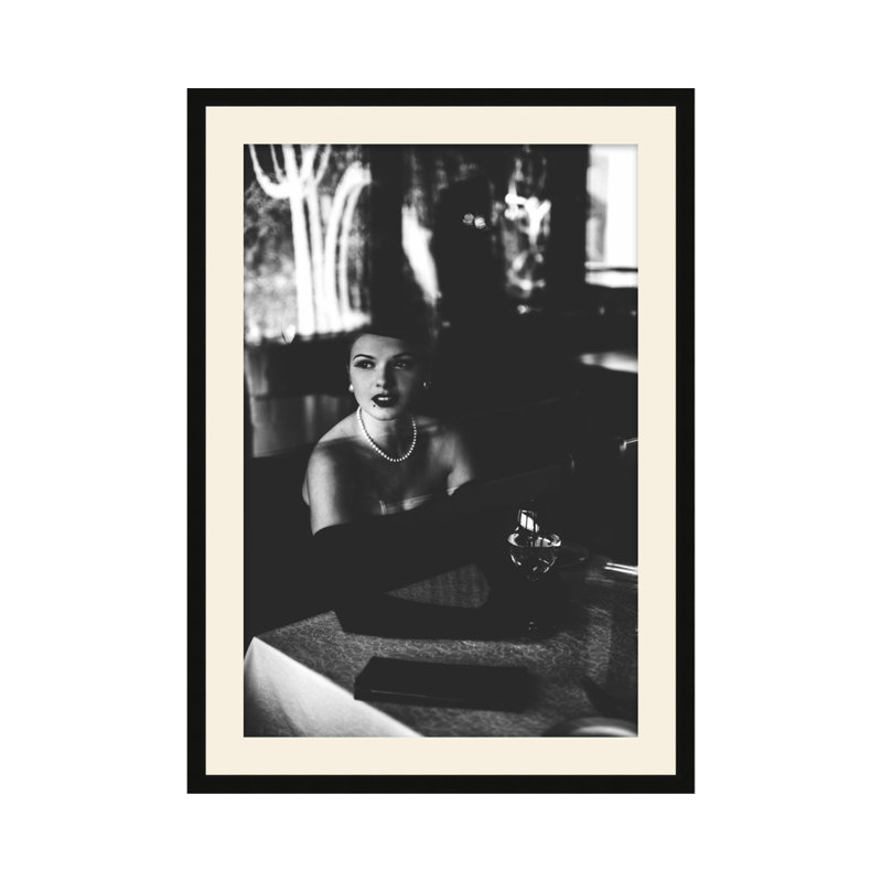«Dolled up 1», reproduction d'art encadrée sur papier par Studio L57, H 47,75 po x l 33,75 po