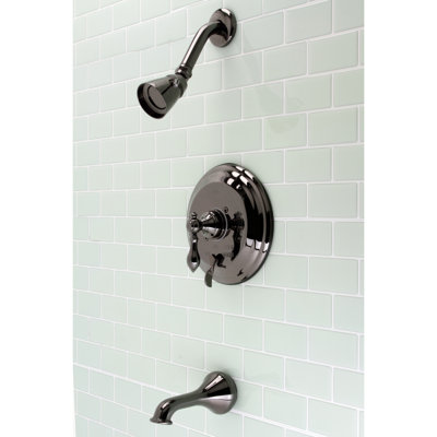 Robinet de baignoire et douche à pression équilibrée à poignée simple Kingston Brass