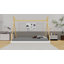 Un lit de plancher conçu comme une tente, avec une structure triangulaire.-520859695-520859692