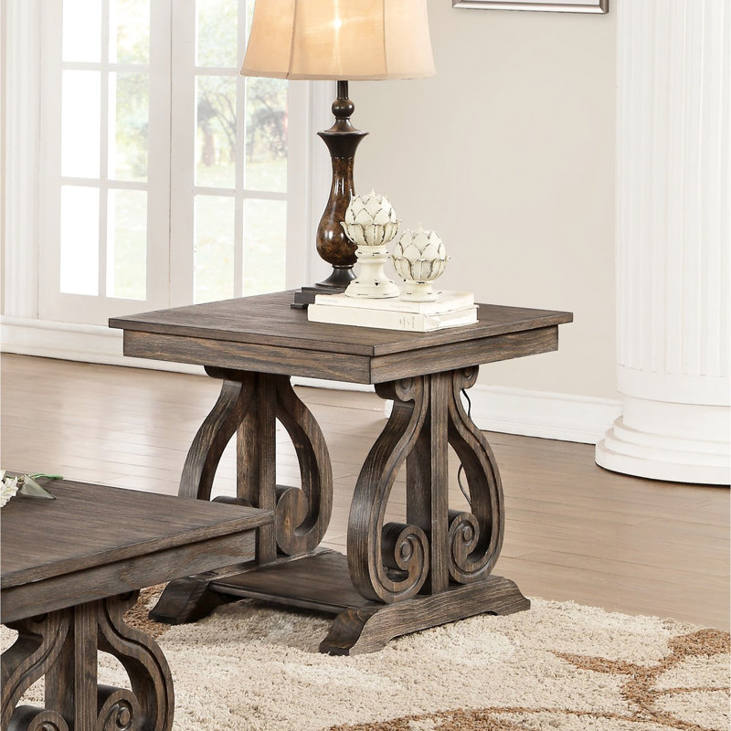 Table de bout en chêne foncé avec base à volutes et tablette inférieure couleur bois classique supplémentaire