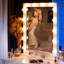 Miroir de maquillage-698865188